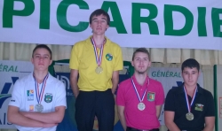 cf 472 juniors podium small